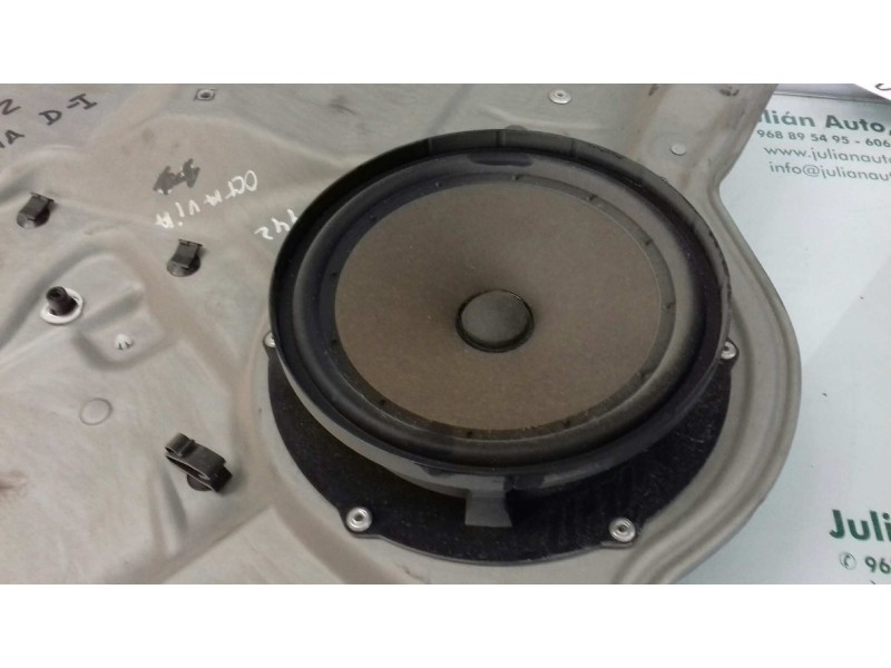 Recambio de elevalunas delantero izquierdo para skoda octavia berlina (1z3) ambition referencia OEM IAM 117736L  ELECTRICO