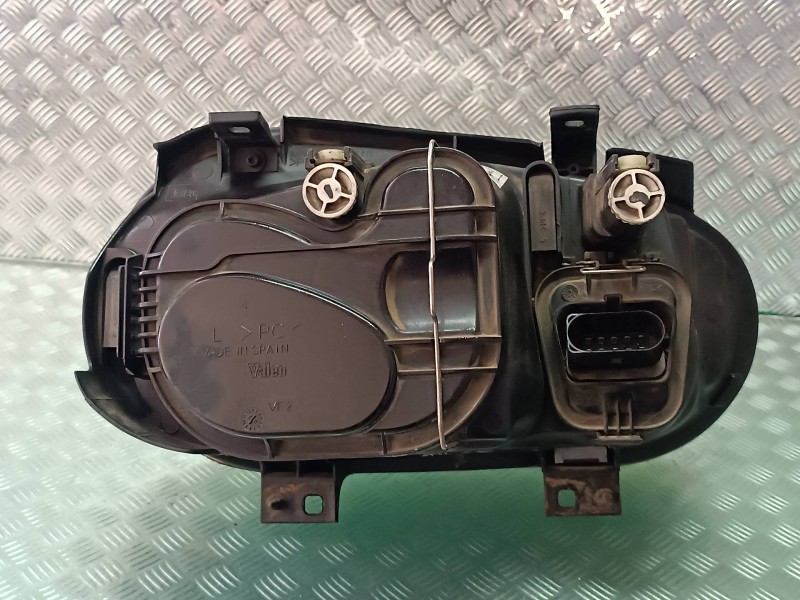 Recambio de faro izquierdo para volkswagen golf iv berlina (1j1) advance referencia OEM IAM 1J0941017C 1J0998225 VALEO