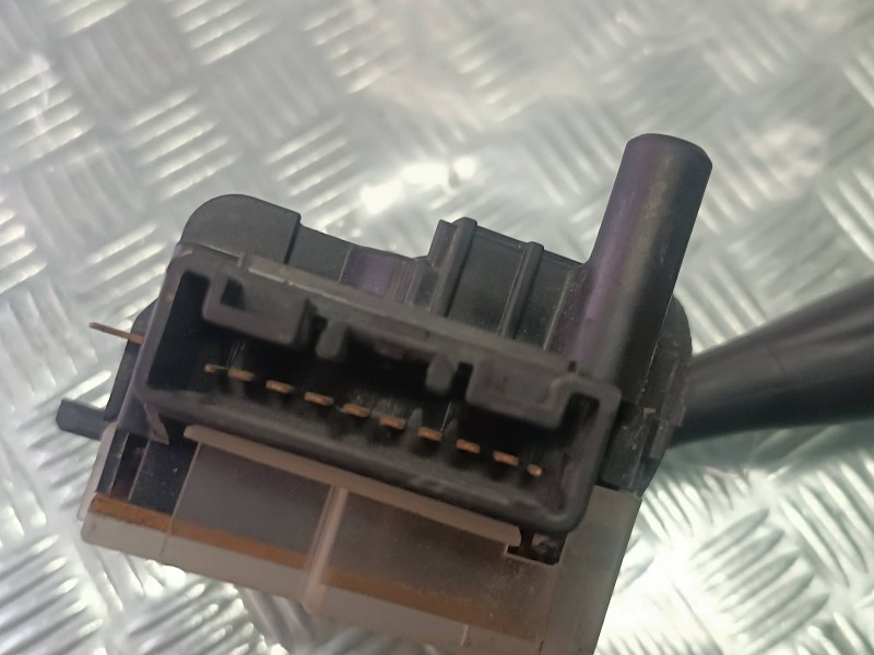 Recambio de mando limpia para toyota yaris (ksp9/scp9/nlp9) básico referencia OEM IAM 173647  CONECTOR 10 PINES