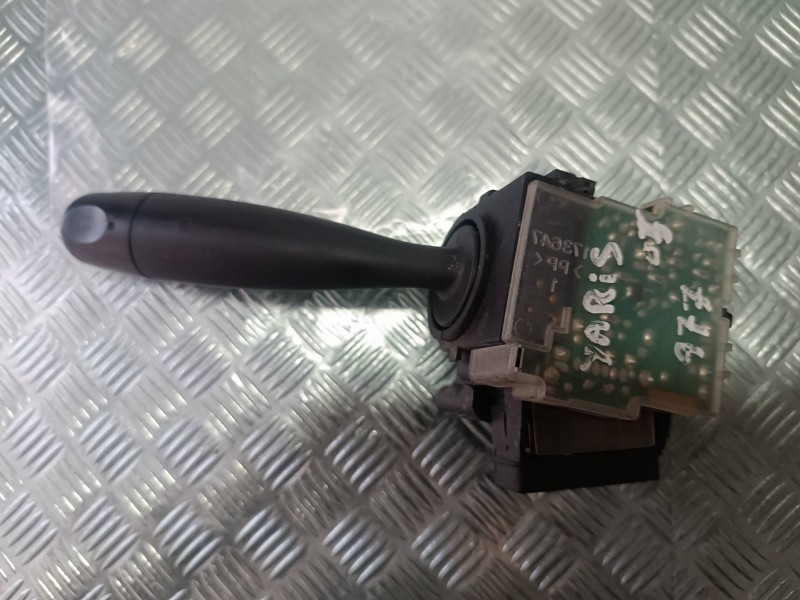 Recambio de mando limpia para toyota yaris (ksp9/scp9/nlp9) básico referencia OEM IAM 173647  CONECTOR 10 PINES