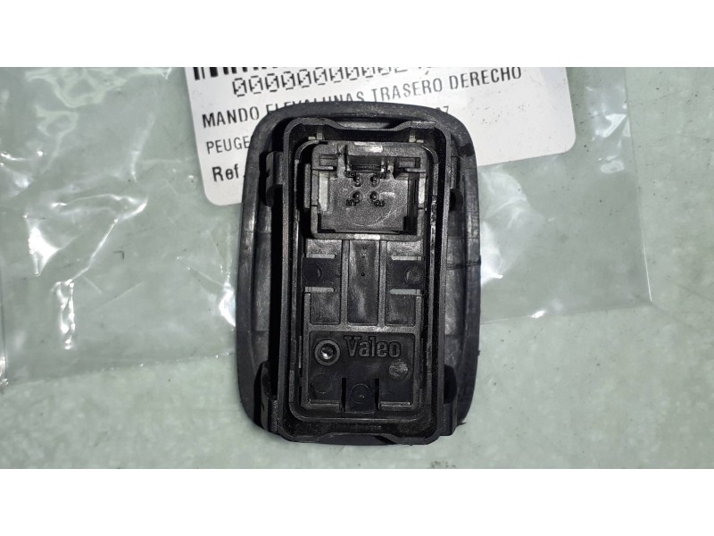 Recambio de mando elevalunas trasero derecho para peugeot 207 xs referencia OEM IAM  VALEO CONECTOR 4 PINES