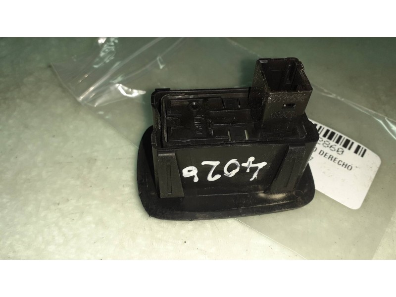 Recambio de mando elevalunas trasero derecho para peugeot 207 xs referencia OEM IAM  VALEO CONECTOR 4 PINES