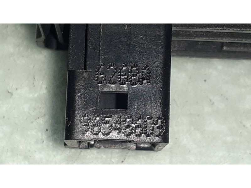 Recambio de mando elevalunas trasero derecho para peugeot 207 xs referencia OEM IAM  VALEO CONECTOR 4 PINES