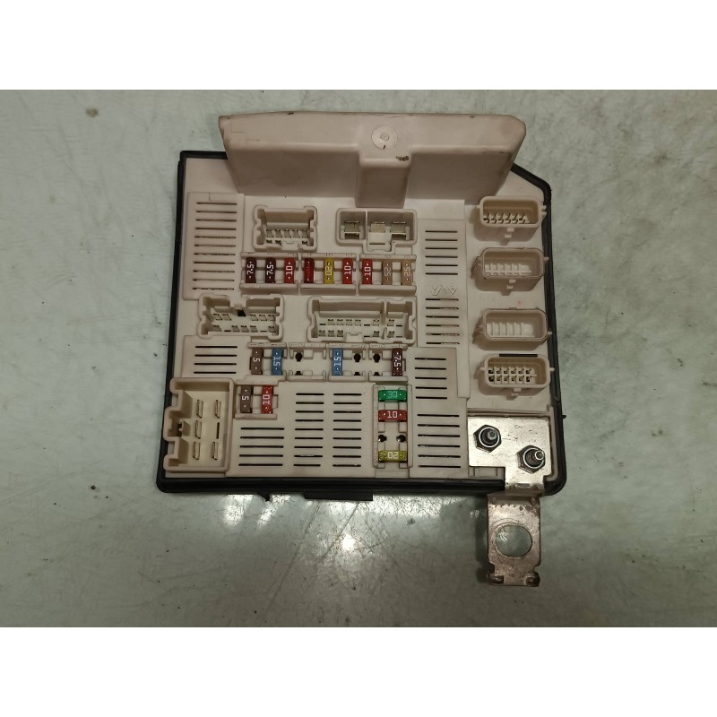 Recambio de caja reles / fusibles para renault megane ii berlina 5p confort dynamique referencia OEM IAM 8200481866H 519158091 