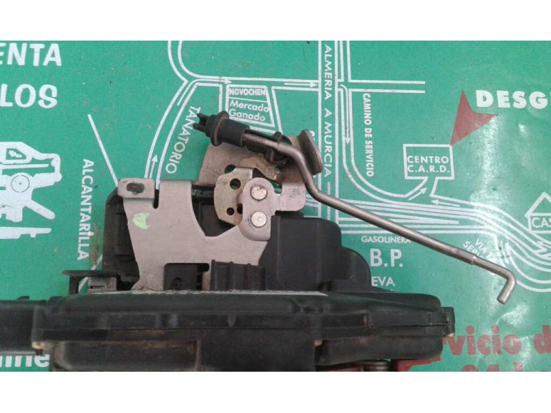 Recambio de cerradura puerta trasera derecha para audi a4 berlina (8e) referencia OEM IAM 8E0839016C 4+3 PINES NEGRO