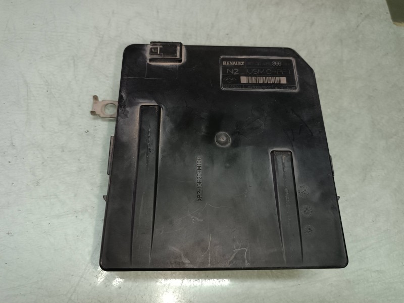 Recambio de caja reles / fusibles para renault megane ii berlina 5p confort dynamique referencia OEM IAM 8200481866H 519158091 