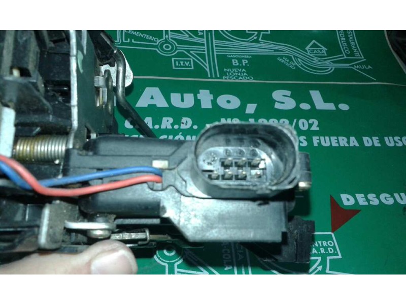 Recambio de cerradura puerta trasera derecha para audi a4 berlina (8e) referencia OEM IAM 8E0839016C 4+3 PINES NEGRO