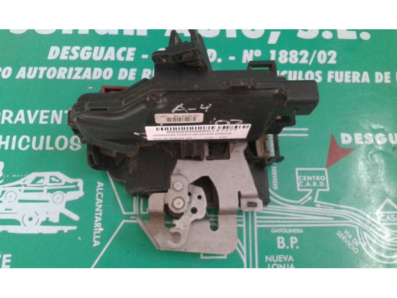 Recambio de cerradura puerta delantera derecha para audi a4 berlina (8e) referencia OEM IAM 8E1837016C 4+3 PINES NEGRO