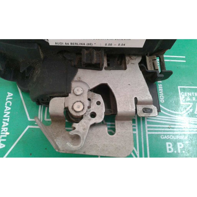 Recambio de cerradura puerta delantera derecha para audi a4 berlina (8e) referencia OEM IAM 8E1837016C 4+3 PINES NEGRO