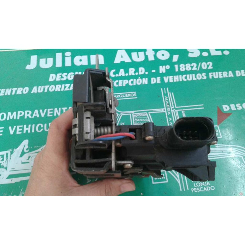 Recambio de cerradura puerta delantera derecha para audi a4 berlina (8e) referencia OEM IAM 8E1837016C 4+3 PINES NEGRO