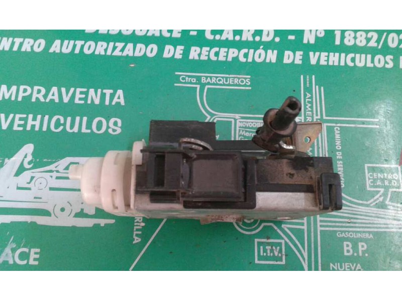 Recambio de cerradura puerta delantera derecha para audi a4 berlina (b5) referencia OEM IAM 8D1837016E 5 PINES NEGRO