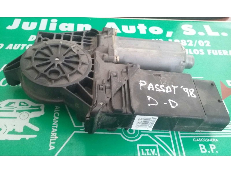 Recambio de motor elevalunas delantero derecho para volkswagen passat berlina (3b2) referencia OEM IAM 130821694 101434202 05076