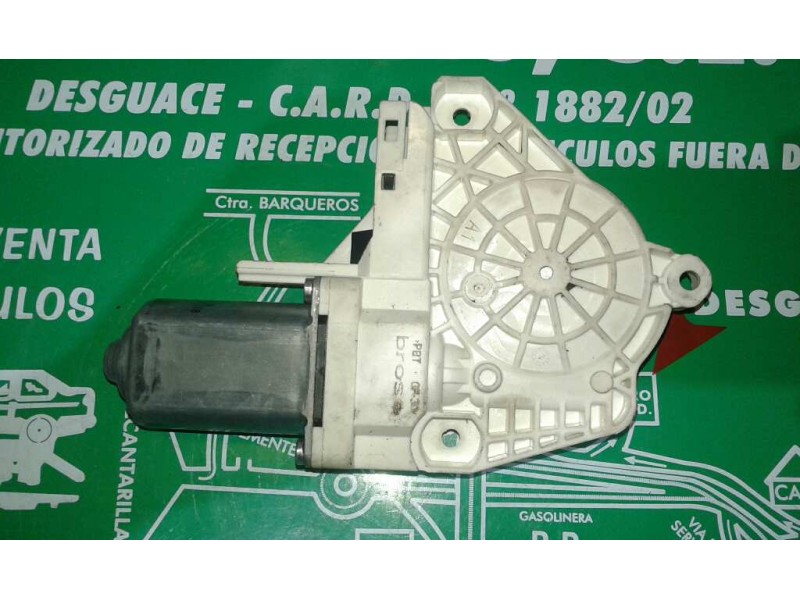 Recambio de motor elevalunas delantero derecho para audi a1 sportback (8xa) ambition referencia OEM IAM 8K0959802C  BROSE