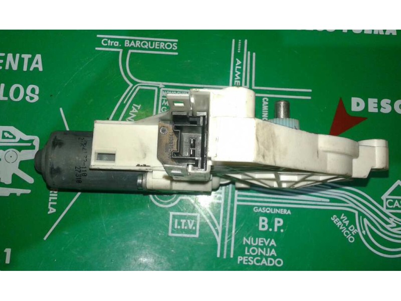 Recambio de motor elevalunas delantero derecho para audi a1 sportback (8xa) ambition referencia OEM IAM 8K0959802C  BROSE
