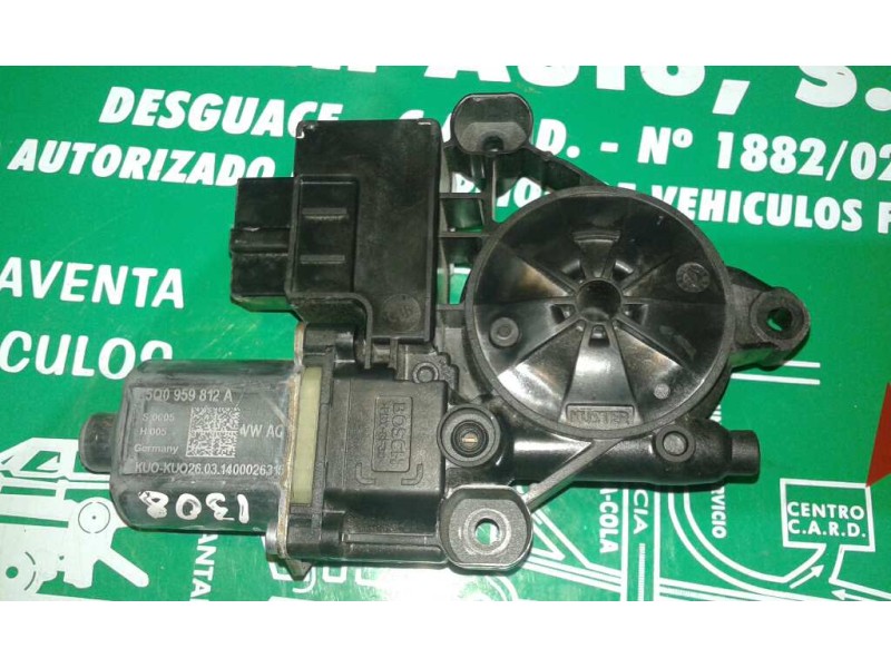 Recambio de motor elevalunas trasero derecho para seat leon (5f1) reference referencia OEM IAM 5Q0959812A 0130822726 BOSCH