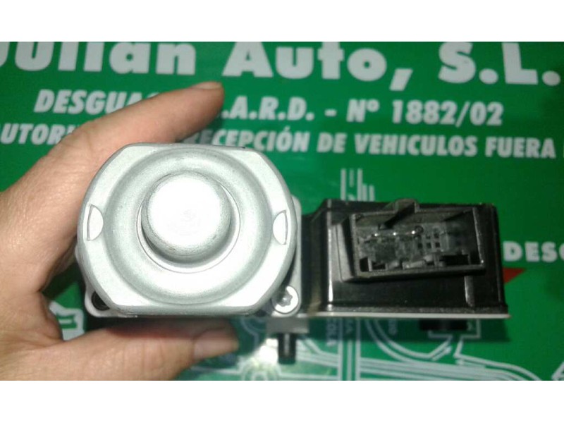 Recambio de motor elevalunas trasero izquierdo para seat leon (5f1) reference referencia OEM IAM 5Q0959311A 0130822725 BOSCH