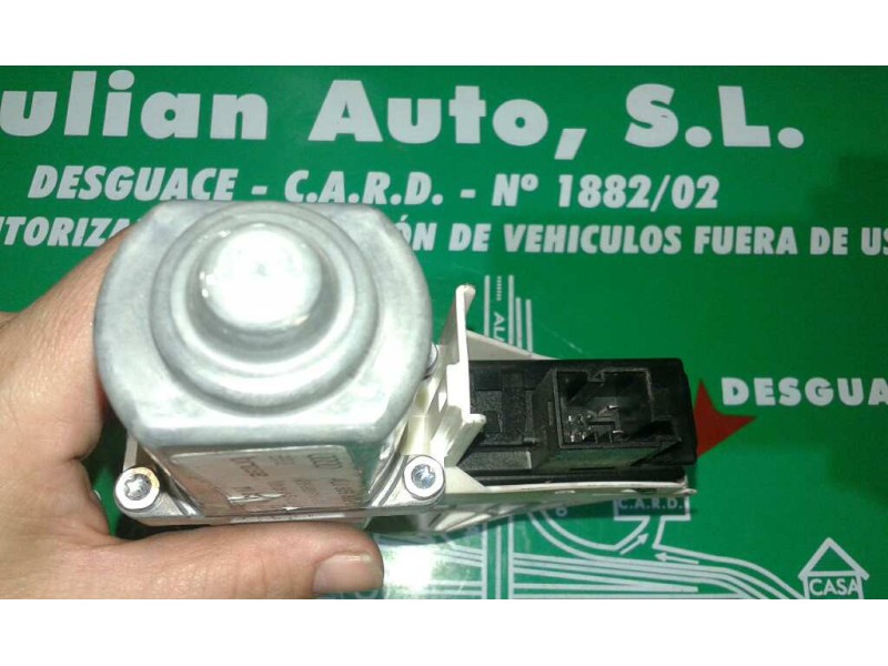 Recambio de motor elevalunas delantero derecho para audi q7 (4l) 3.0 tdi referencia OEM IAM 4L0959802B 977272101 BROSE