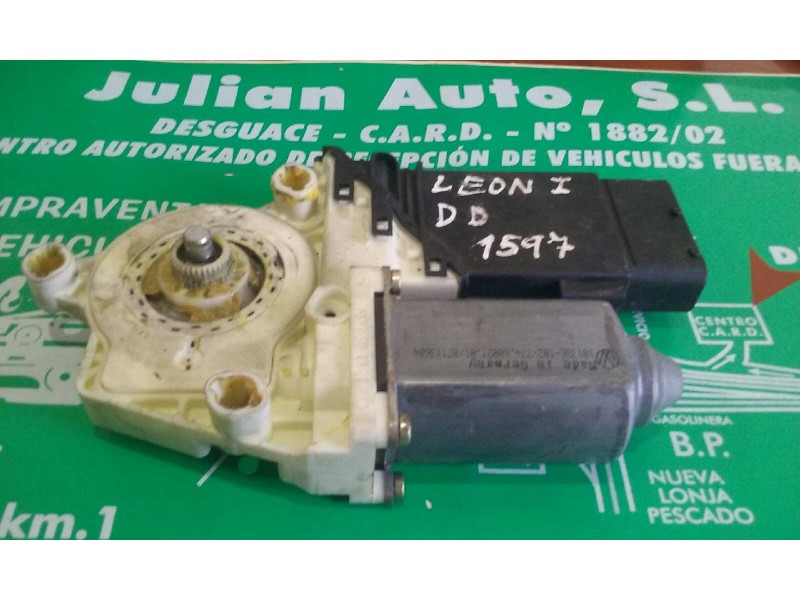 Recambio de motor elevalunas delantero derecho para seat leon (1m1) stella referencia OEM IAM 105415301 1C1959802A SIEMENS