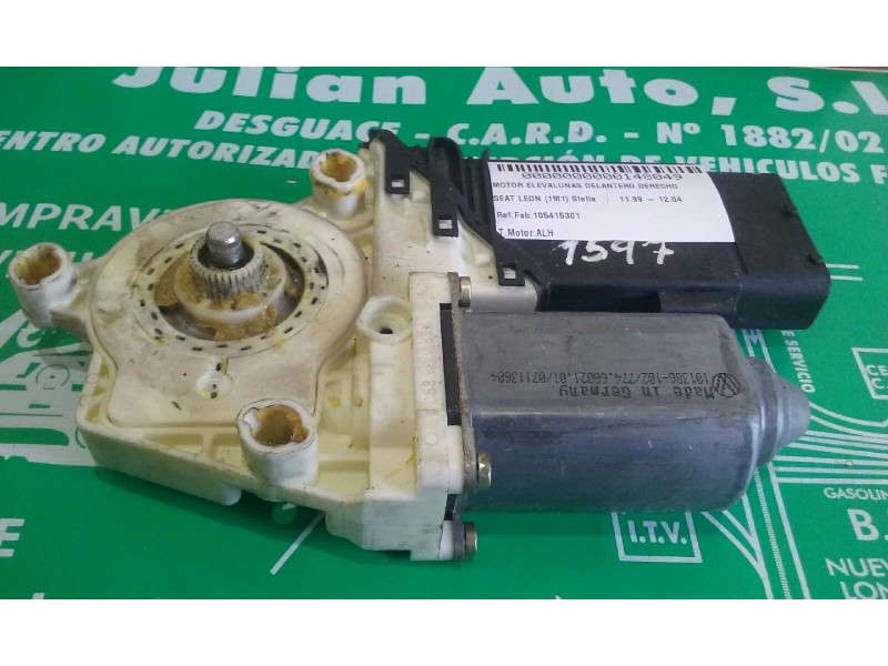 Recambio de motor elevalunas delantero derecho para seat leon (1m1) stella referencia OEM IAM 105415301 1C1959802A SIEMENS