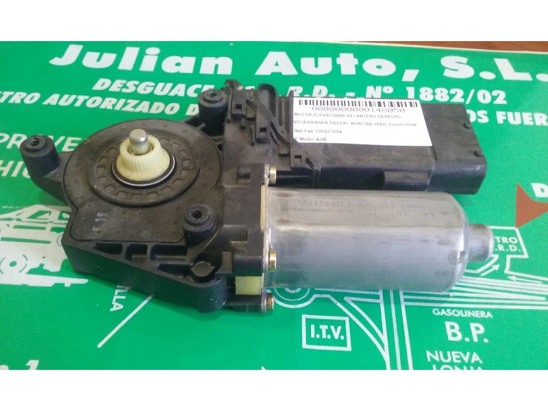 Recambio de motor elevalunas delantero derecho para volkswagen passat berlina (3b2) comfortline referencia OEM IAM 130821694 101