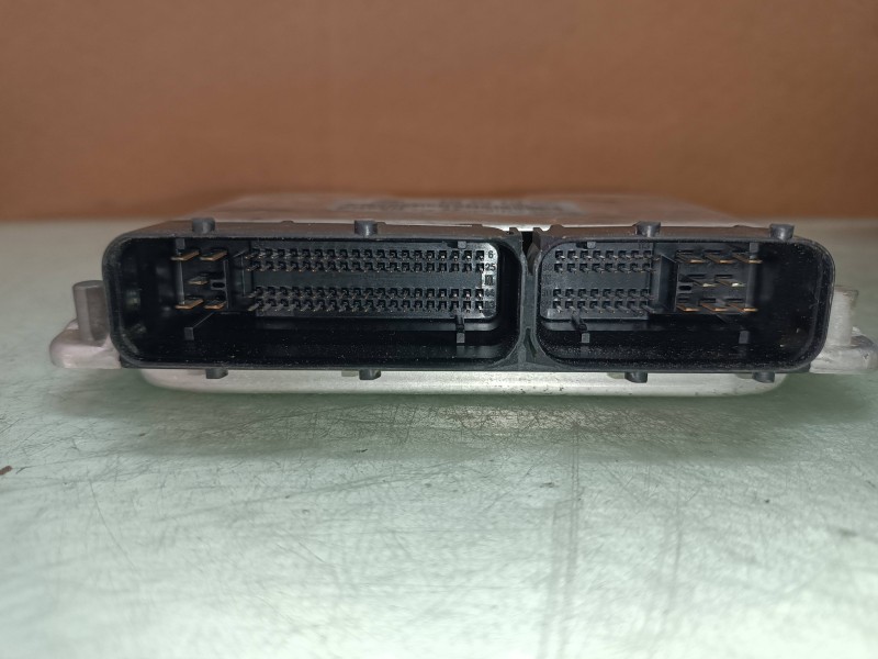 Recambio de centralita motor uce para seat ibiza (6l1) cool referencia OEM IAM 038906019NL W06L0920801A KIT - BOSCH