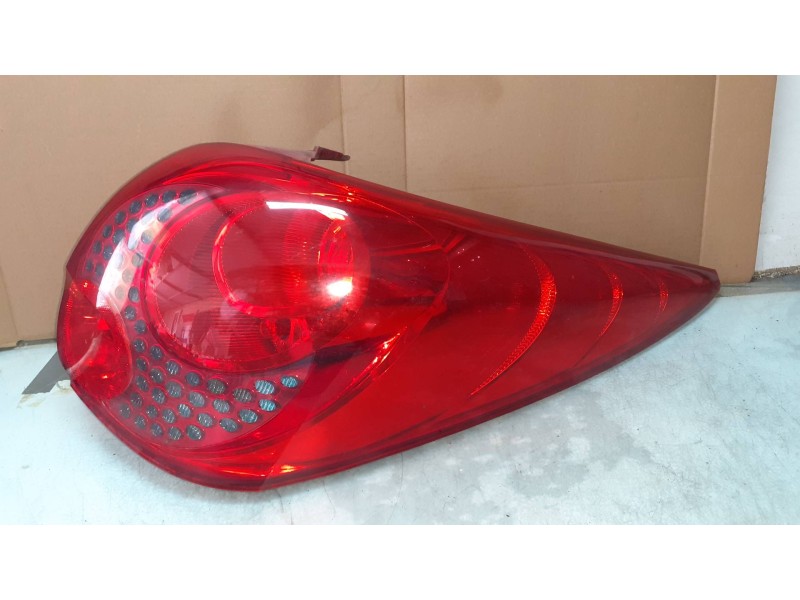 Recambio de piloto trasero derecho para peugeot 207 sw confort referencia OEM IAM 9680157980 968015798002 VISTEON