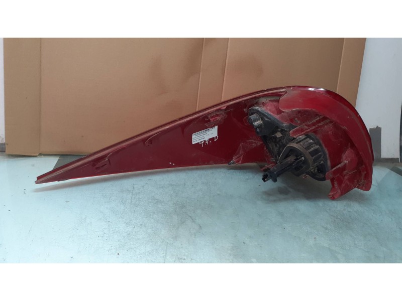 Recambio de piloto trasero derecho para peugeot 207 sw confort referencia OEM IAM 9680157980 968015798002 VISTEON