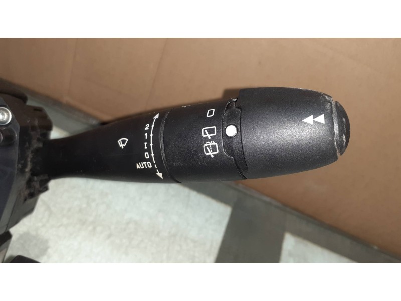 Recambio de mando luces para peugeot 207 sw confort referencia OEM IAM 96657274XT VALEO COM2005