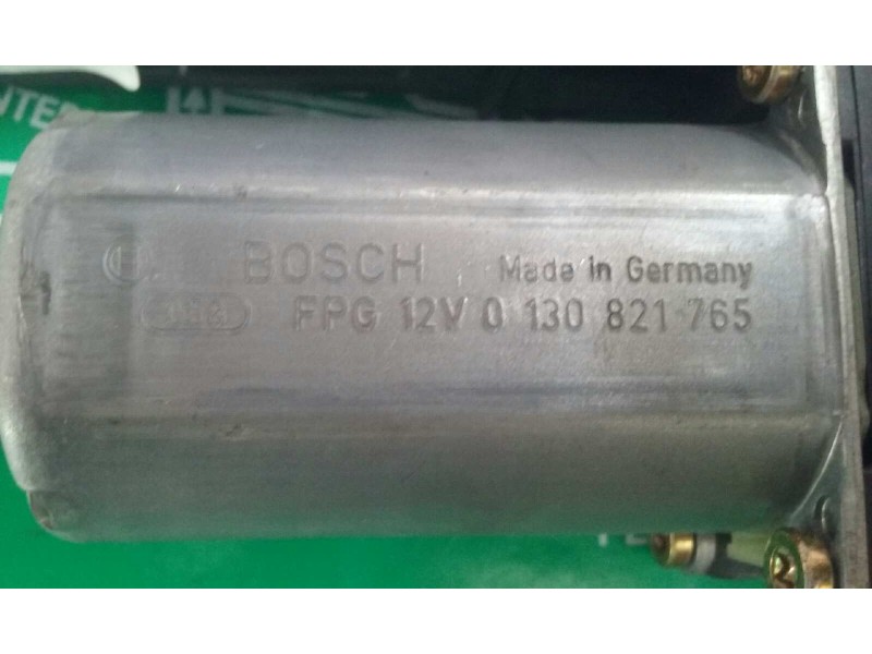 Recambio de motor elevalunas delantero derecho para volkswagen touareg (7la) referencia OEM IAM 3D1959792E 7L0959702A 102237XXX