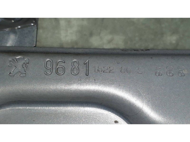 Recambio de elevalunas delantero derecho para peugeot 207 sw confort referencia OEM IAM 9681162260 119855AVD ELECTRICO