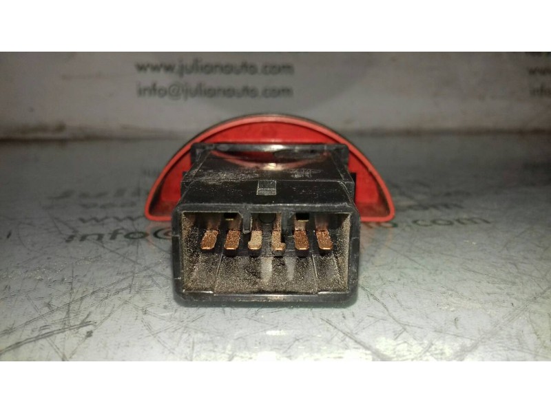 Recambio de warning para kia soul burner referencia OEM IAM 864W01404  8 PINES