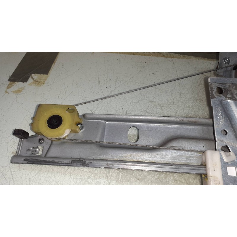 Recambio de elevalunas delantero derecho para peugeot 207 sw confort referencia OEM IAM 9681162260 119855AVD ELECTRICO