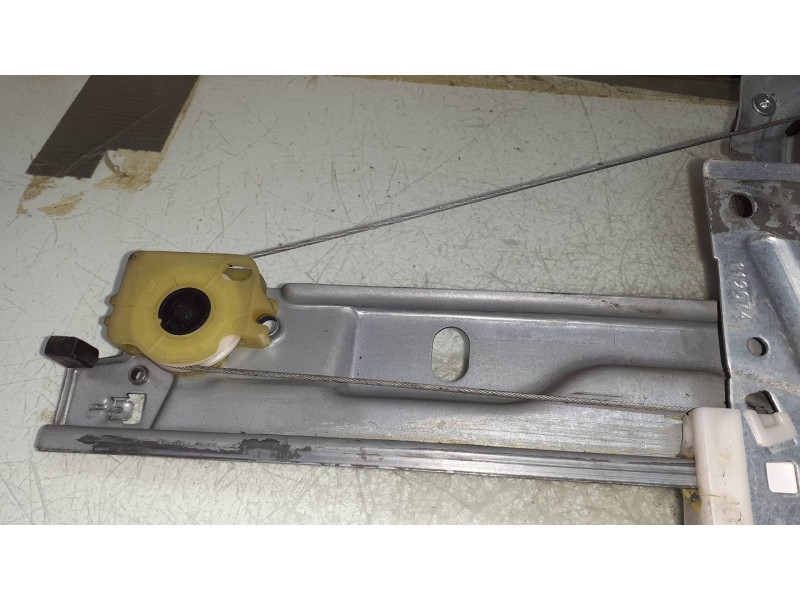 Recambio de elevalunas delantero derecho para peugeot 207 sw confort referencia OEM IAM 9681162260 119855AVD ELECTRICO