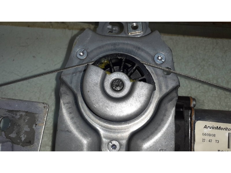Recambio de elevalunas delantero derecho para peugeot 207 sw confort referencia OEM IAM 9681162260 119855AVD ELECTRICO
