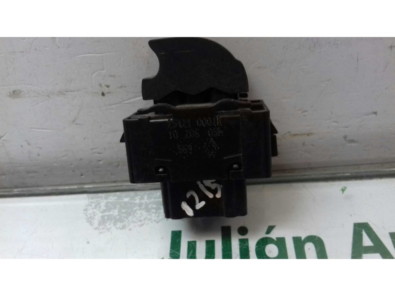 Recambio de mando elevalunas delantero derecho para renault fluence dynamique referencia OEM IAM 25421 3+3 PINES NEGRO