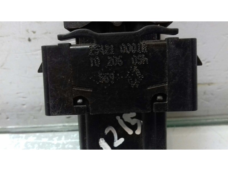 Recambio de mando elevalunas delantero derecho para renault fluence dynamique referencia OEM IAM 25421 3+3 PINES NEGRO