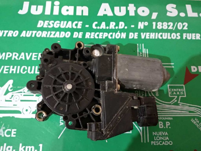 Recambio de motor elevalunas trasero izquierdo para audi a6 avant (4b5) referencia OEM IAM 101144114 05071975 BROSE