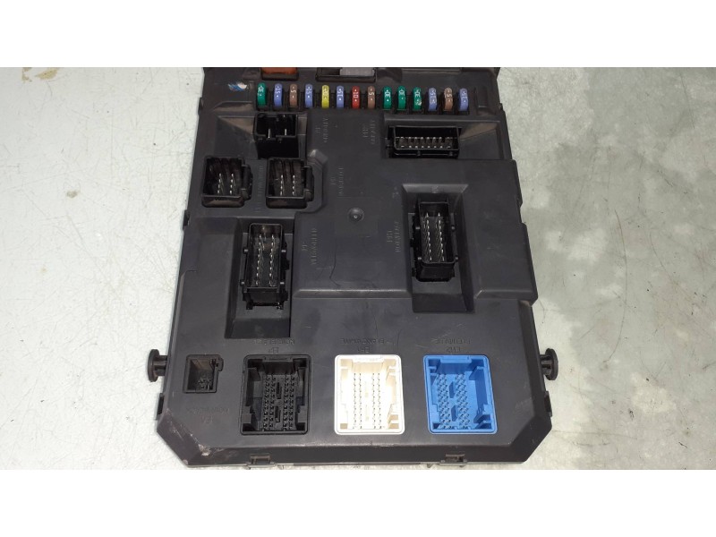 Recambio de caja reles / fusibles para peugeot 207 sw confort referencia OEM IAM 9664983480 BSI H05 0 VALEO