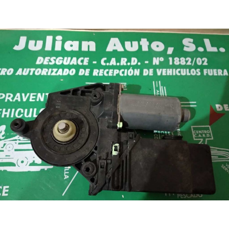 Recambio de motor elevalunas delantero izquierdo para volkswagen passat berlina (3b3) comfortline referencia OEM IAM 130821695 1