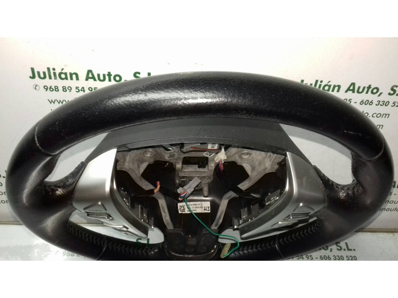 Recambio de volante para nissan note acenta referencia OEM IAM 3083576A1 309156099M60 