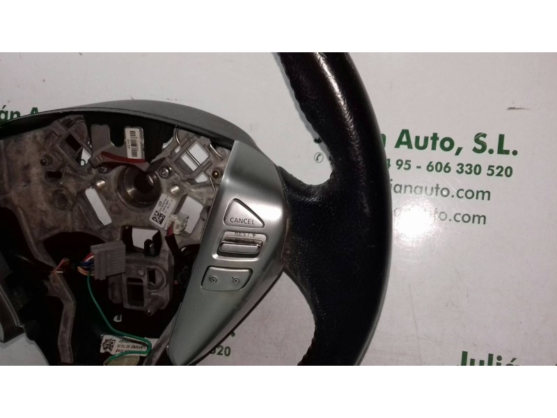Recambio de volante para nissan note acenta referencia OEM IAM 3083576A1 309156099M60 