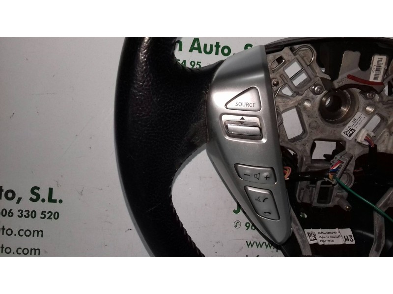 Recambio de volante para nissan note acenta referencia OEM IAM 3083576A1 309156099M60 