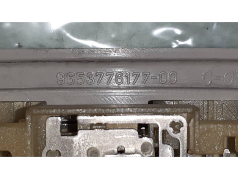 Recambio de luz interior para peugeot 207 sw confort referencia OEM IAM 965377617700 9653776177 