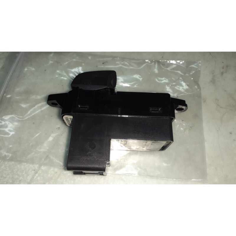 Recambio de mando elevalunas trasero izquierdo para mazda 6 berlina (gg) 2.0 crtd 136 sportive (4-ptas.) referencia OEM IAM GP9A