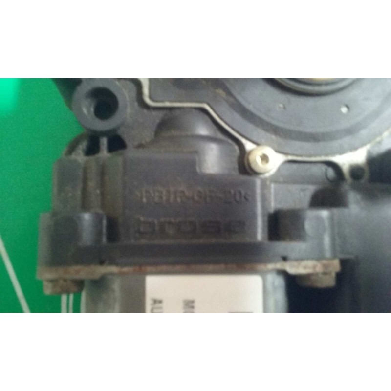 Recambio de motor elevalunas delantero derecho para audi a4 berlina (b5) 1.9 tdi referencia OEM IAM 113846101 05071901 