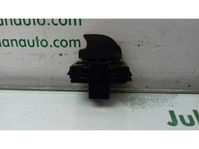 Recambio de mando elevalunas trasero derecho para renault fluence dynamique referencia OEM IAM 254010003R  