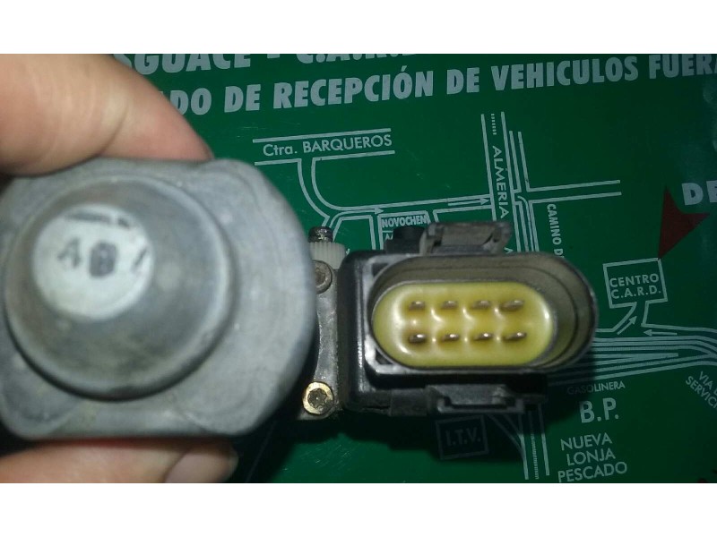 Recambio de motor elevalunas delantero derecho para audi a4 berlina (b5) 1.9 tdi referencia OEM IAM 113846101 05071901 