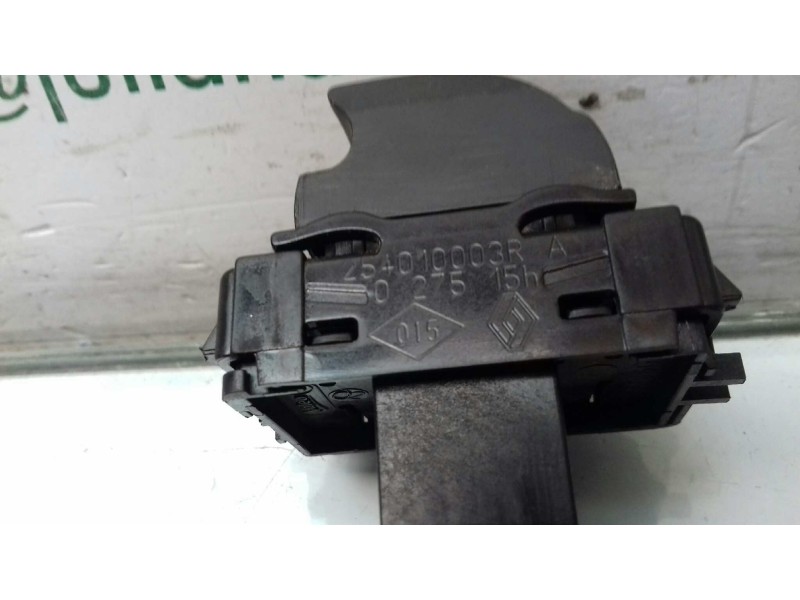 Recambio de mando elevalunas trasero derecho para renault fluence dynamique referencia OEM IAM 254010003R  