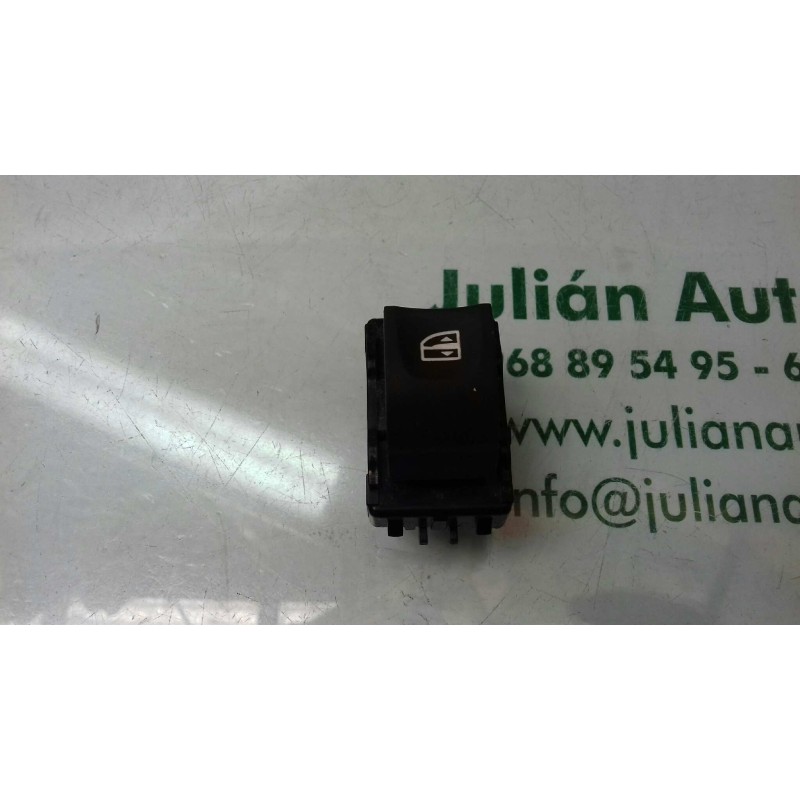 Recambio de mando elevalunas trasero izquierdo para renault fluence dynamique referencia OEM IAM E30175  