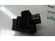 Recambio de mando elevalunas trasero izquierdo para renault fluence dynamique referencia OEM IAM E30175   2